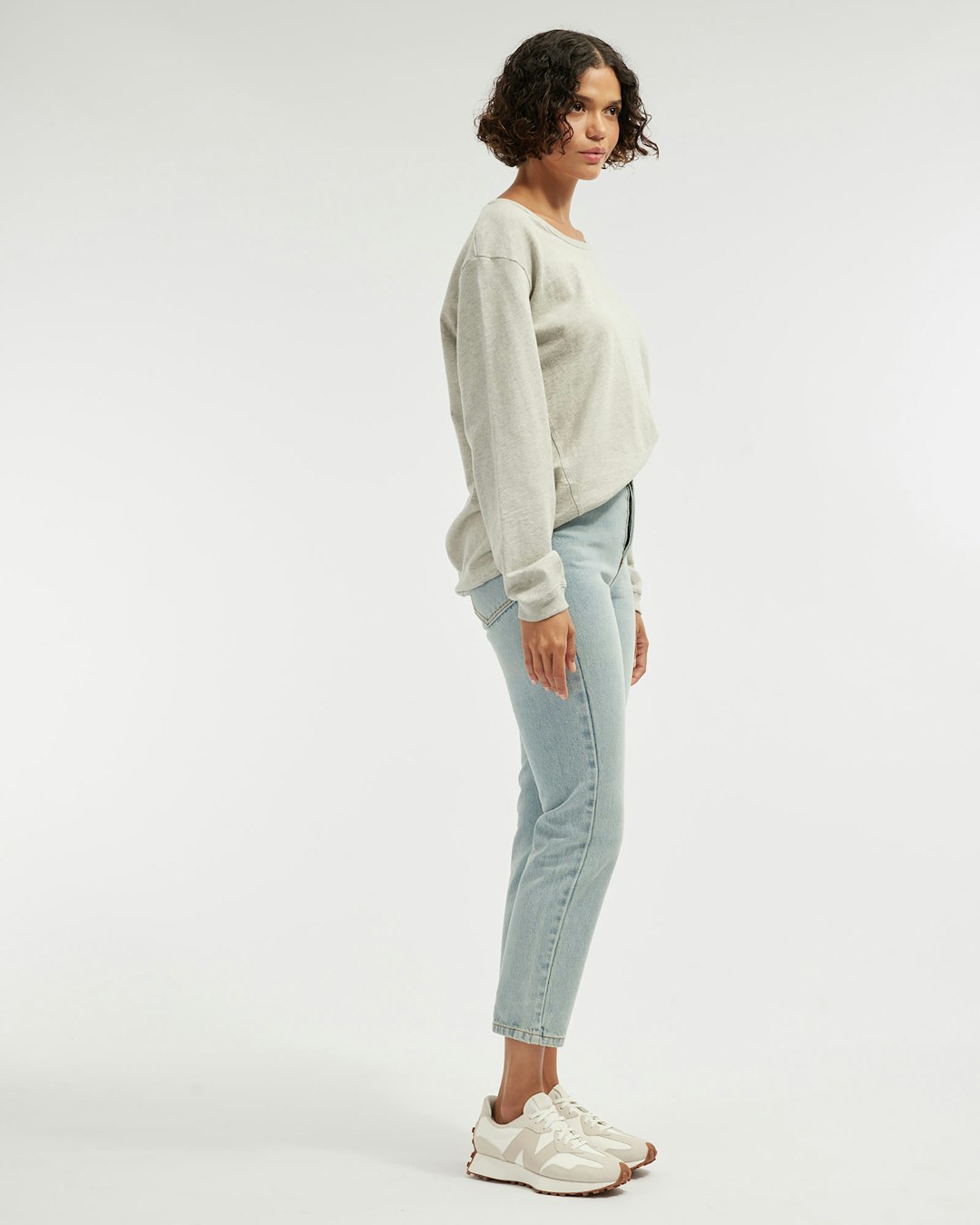 Flowy Silhouettes and Relaxed Fits: Why Comfort is the Biggest 2026 Style Trend Auto 55